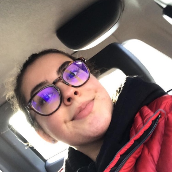 Meet your Posher, Erika - Picture 3 of 5